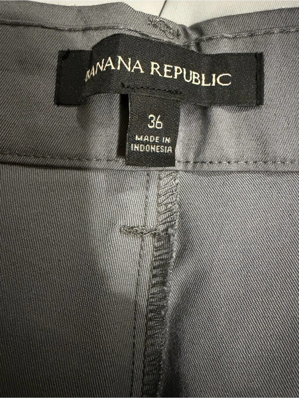 Banana Republic Men's Stretch Chino Shorts/Gray/Size: 36